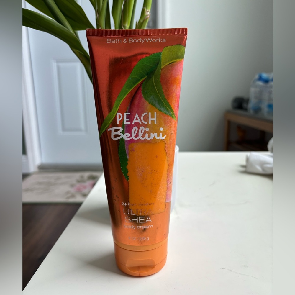 VTG Bath body works Peache Bellini